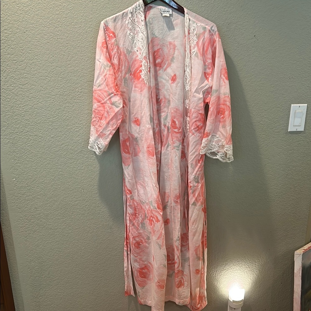 Natori Vintage Pink and White 100% cotton Floral Robe